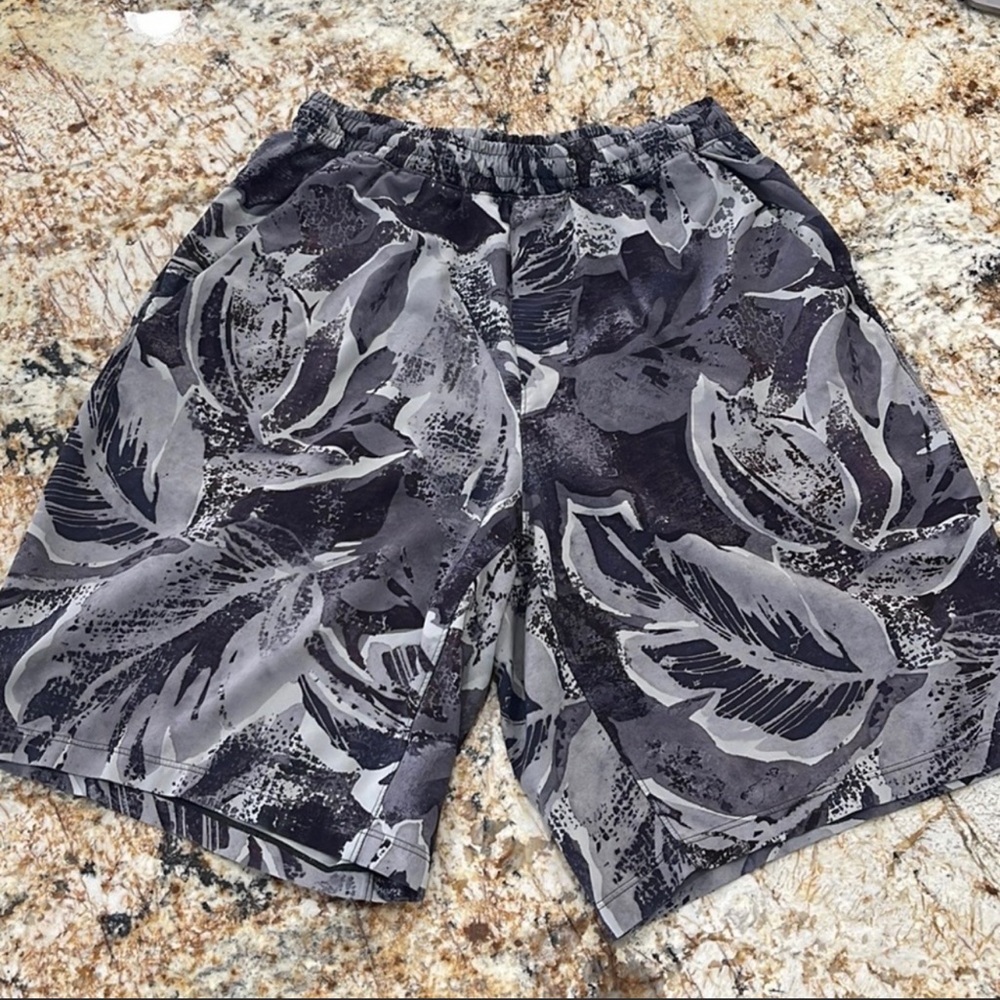 Mens Lululemon Pace Breaker Linerless Short 9”